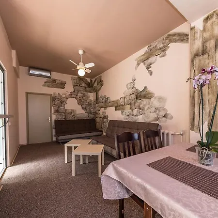 Medziotoju Kiemelis 4*