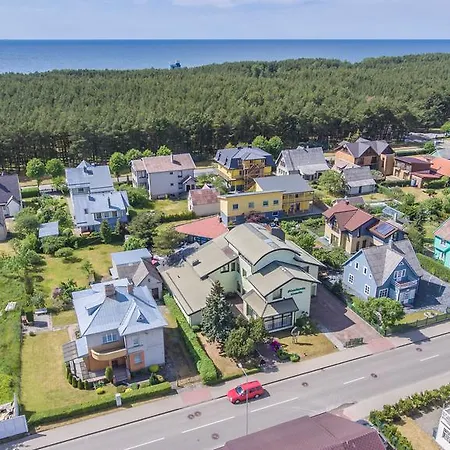Medziotoju Kiemelis Πανσιόν 4*